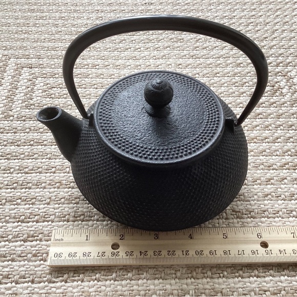 Iwachu Japanese cast iron Tetsubin teapot, Hobnail black - Picture 14 of 15